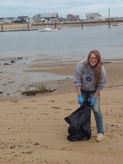 Morgen Schlumpf volunteering during the International Coastal Cleanup