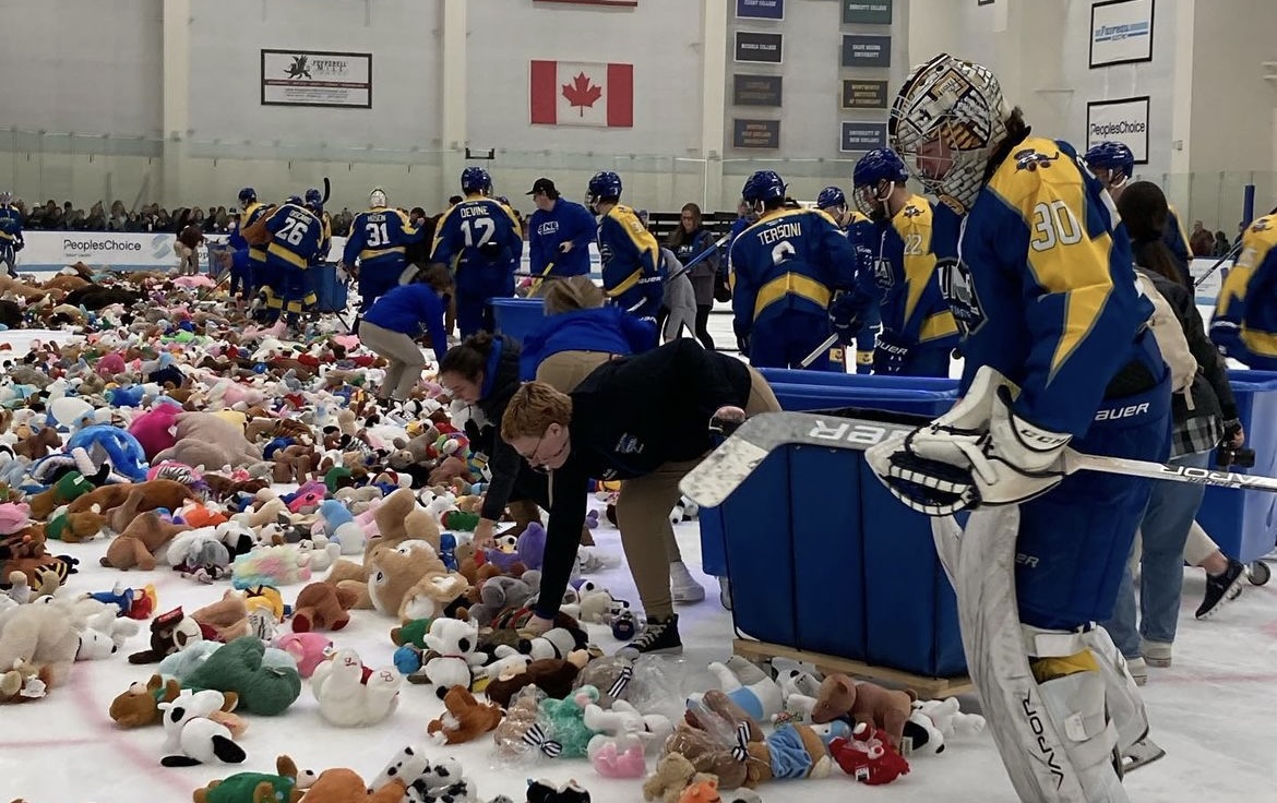 Maine Mariners adapt annual Teddy Bear Toss